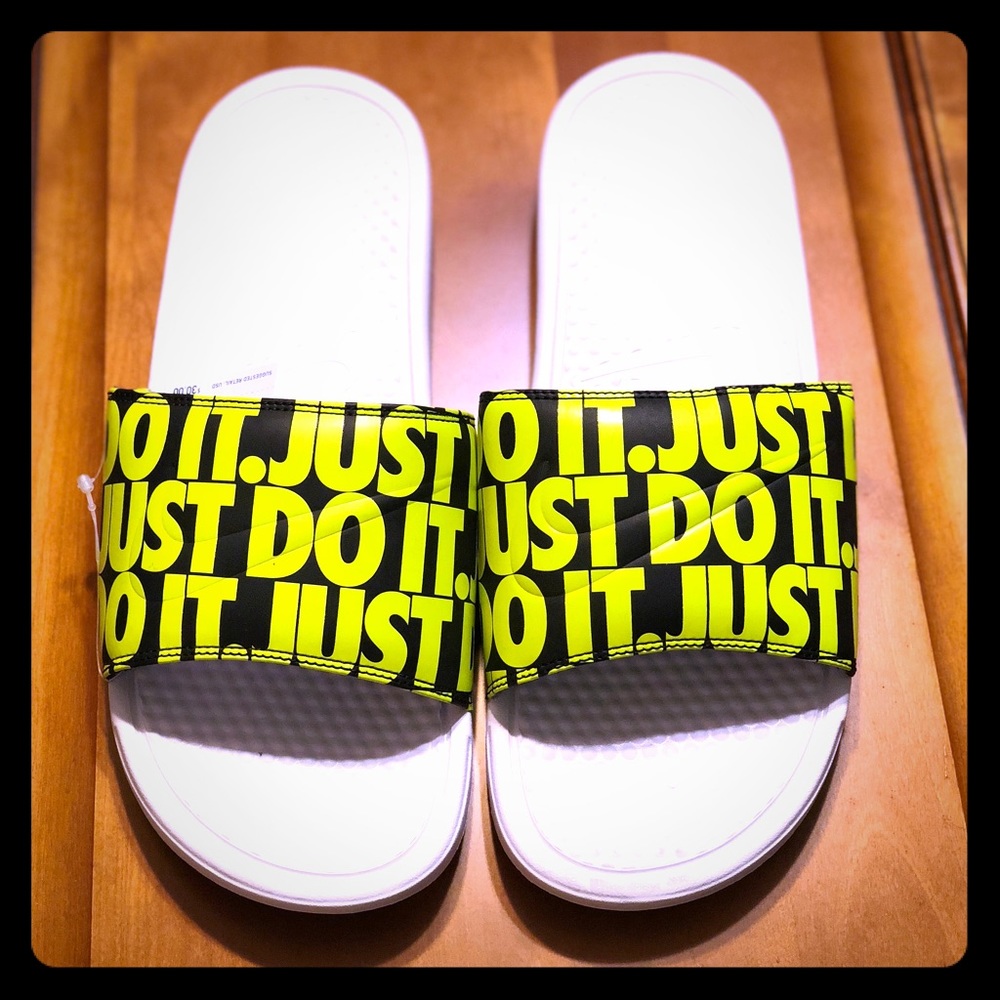 Nike Benassi JDI print slides